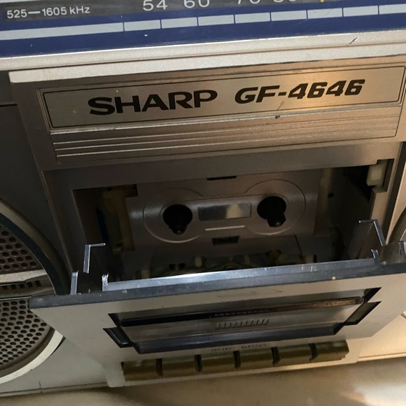 GF-4646 Silver Portable Boombox - Picture 6 of 15